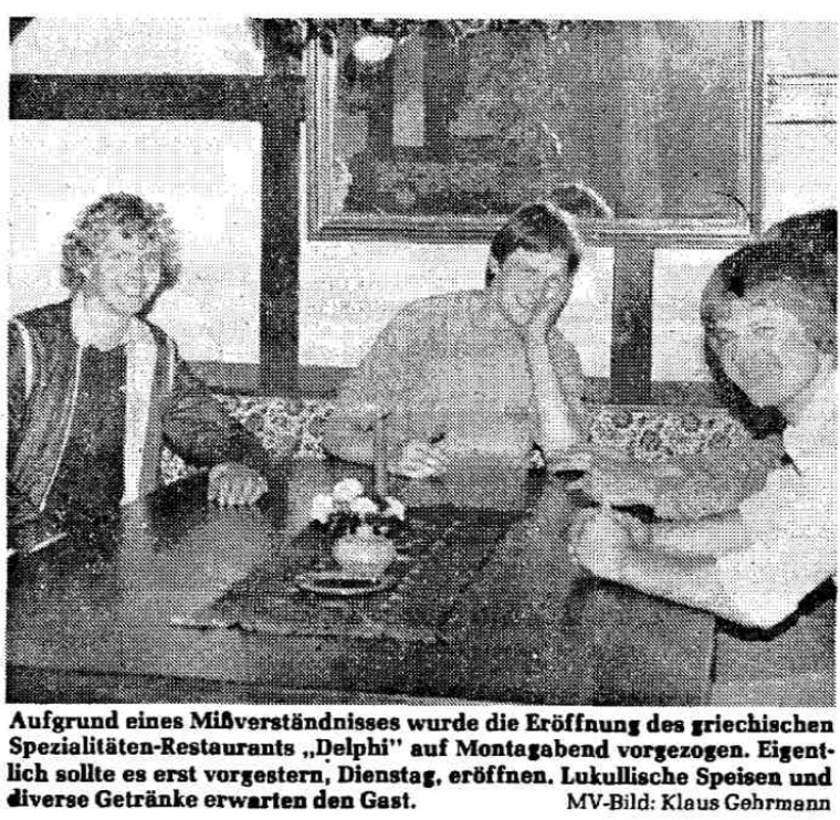 Historischer Zeitungsausschnitt mit Gästen im Delphi zur Eröffnung im Mai 1981